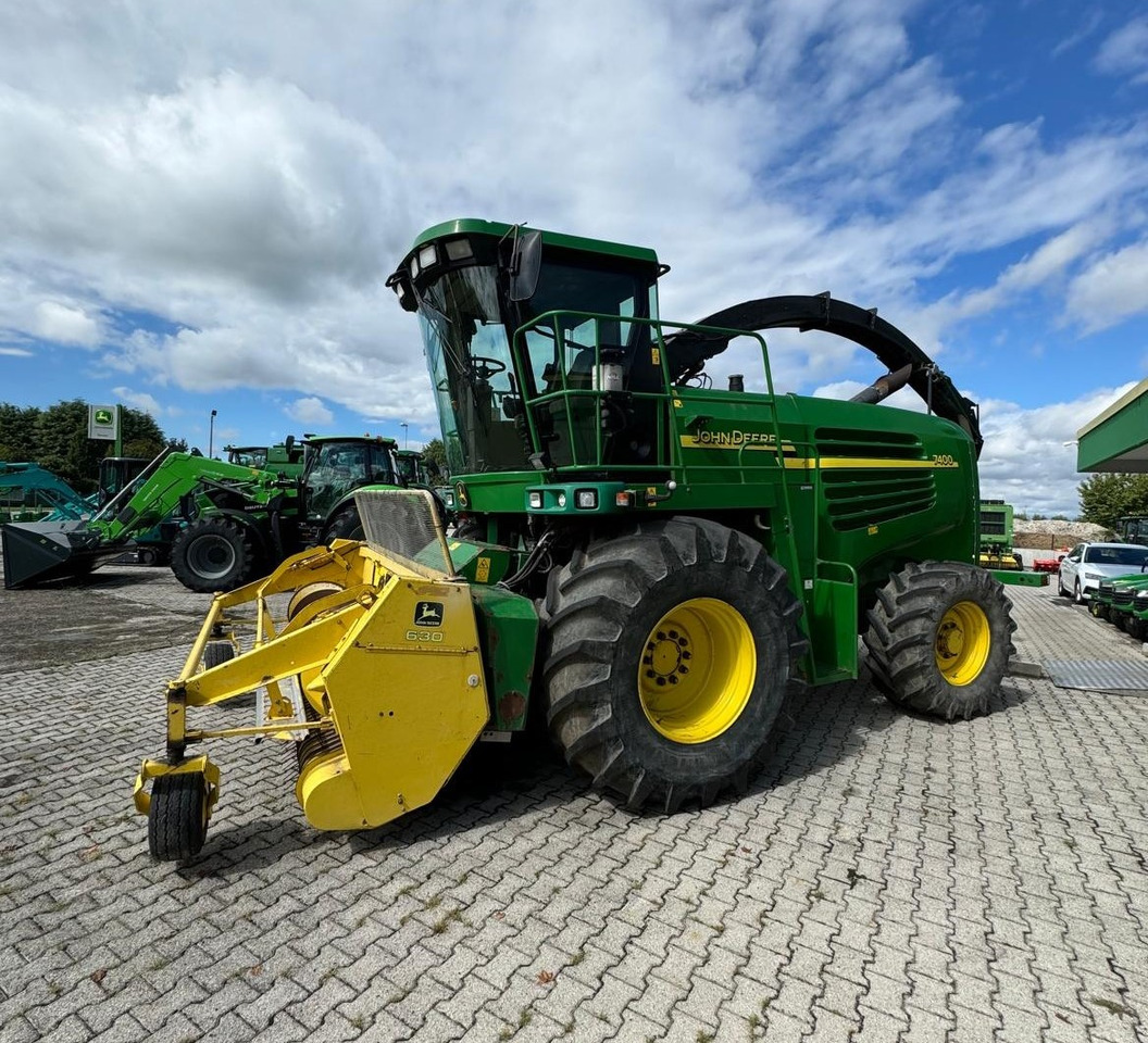 JOHN DEERE TRINCIA 7400 - Forage harvester: picture 1 JOHN DEERE TRINCIA 7400 - Forage harvester: picture 1