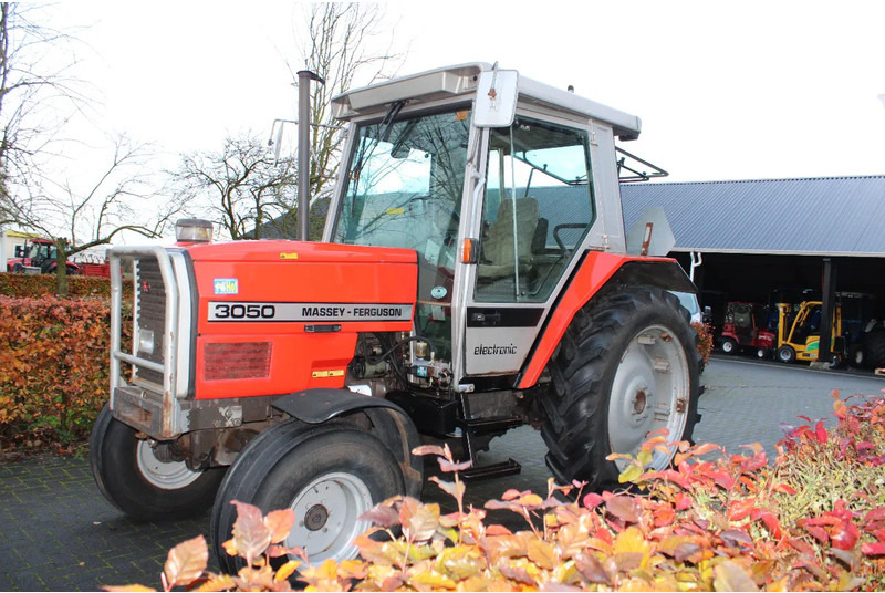 Massey Ferguson 3050 - Farm tractor: picture 4 Massey Ferguson 3050 - Farm tractor: picture 4