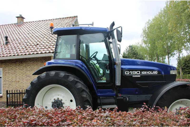 New Holland G 190 - Farm tractor: picture 2 New Holland G 190 - Farm tractor: picture 2
