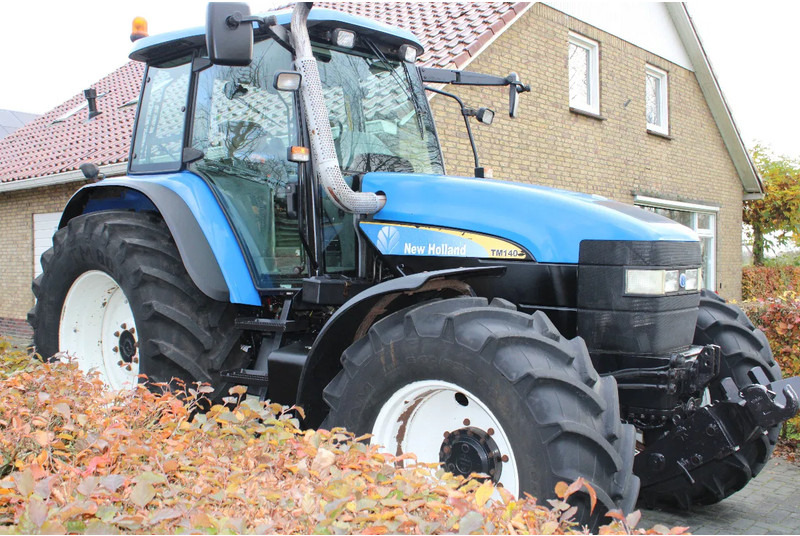 New Holland TM 140 - Farm tractor: picture 1 New Holland TM 140 - Farm tractor: picture 1