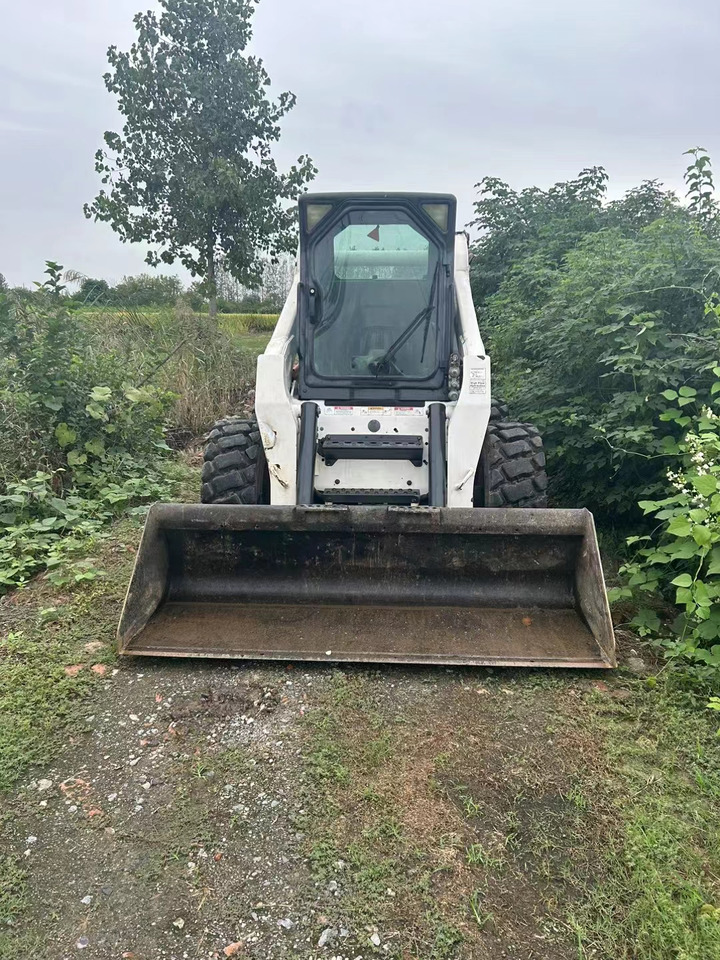 BOBCAT S300 - Skid steer loader: picture 2 BOBCAT S300 - Skid steer loader: picture 2