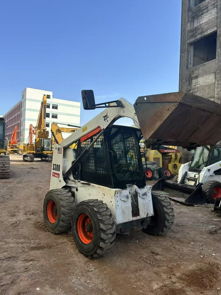 BOBCAT s300 - Skid steer loader: picture 4 BOBCAT s300 - Skid steer loader: picture 4