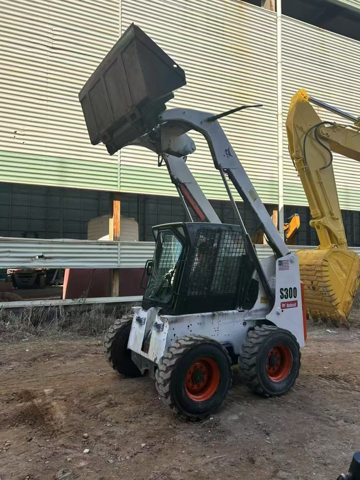 BOBCAT s300 - Skid steer loader: picture 5 BOBCAT s300 - Skid steer loader: picture 5