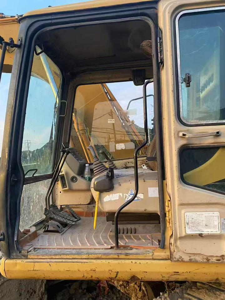 CATERPILLAR 312B - Excavator: picture 5 CATERPILLAR 312B - Excavator: picture 5