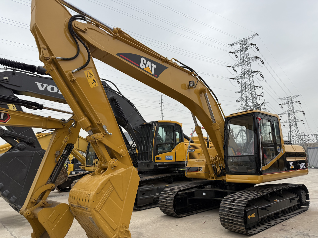 CATERPILLAR 320b - Crawler excavator: picture 1 CATERPILLAR 320b - Crawler excavator: picture 1