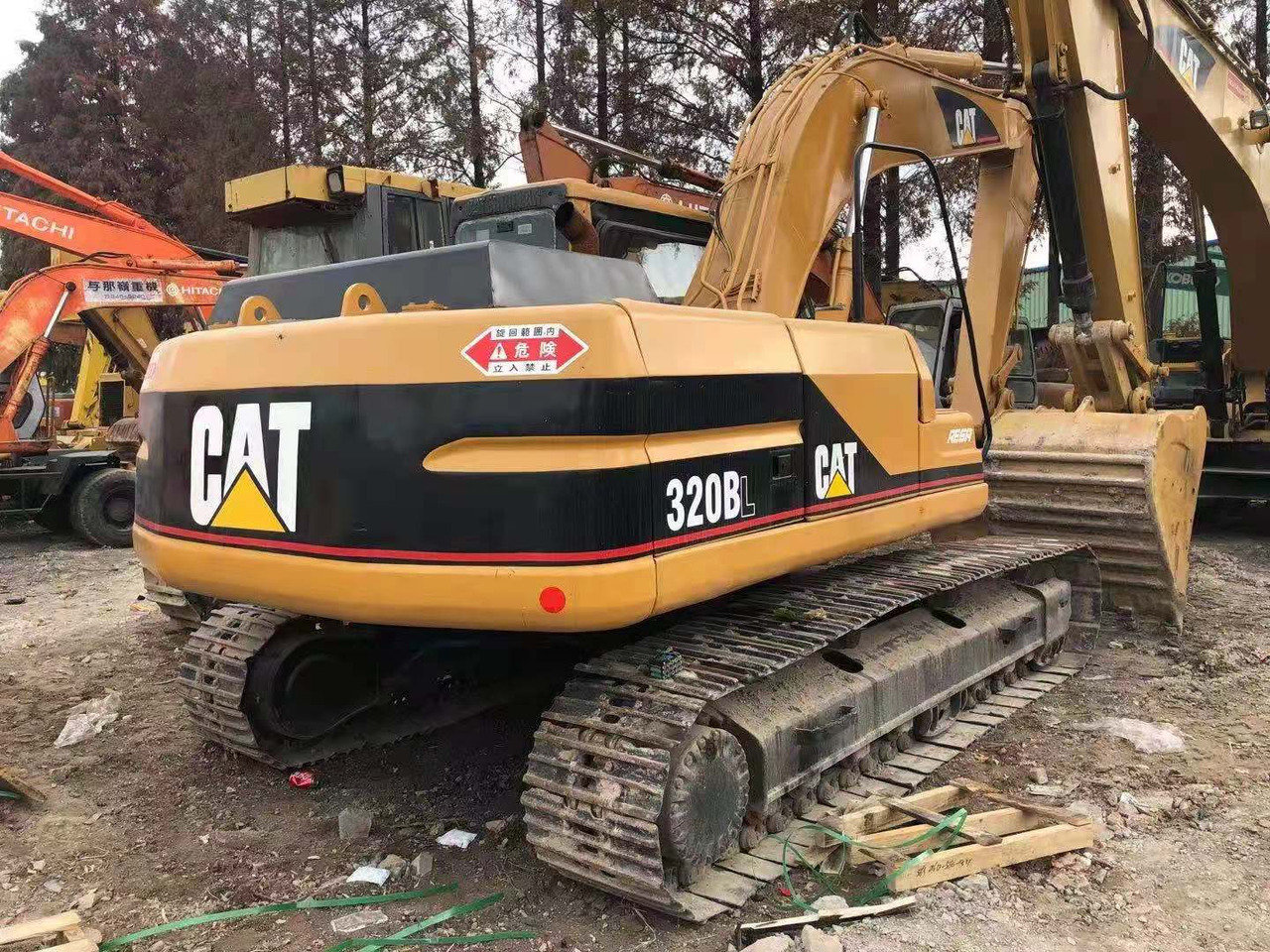 CATERPILLAR 320b - Crawler excavator: picture 4 CATERPILLAR 320b - Crawler excavator: picture 4