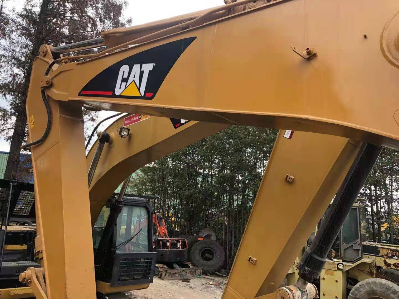 CATERPILLAR 320b - Crawler excavator: picture 2 CATERPILLAR 320b - Crawler excavator: picture 2