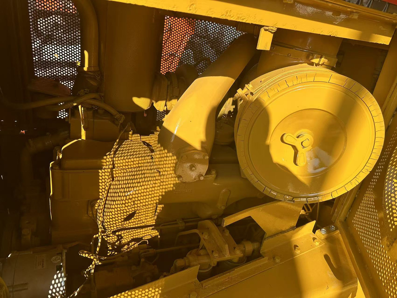 Bulldozer CATERPILLAR D8r [ Copy ]: picture 13