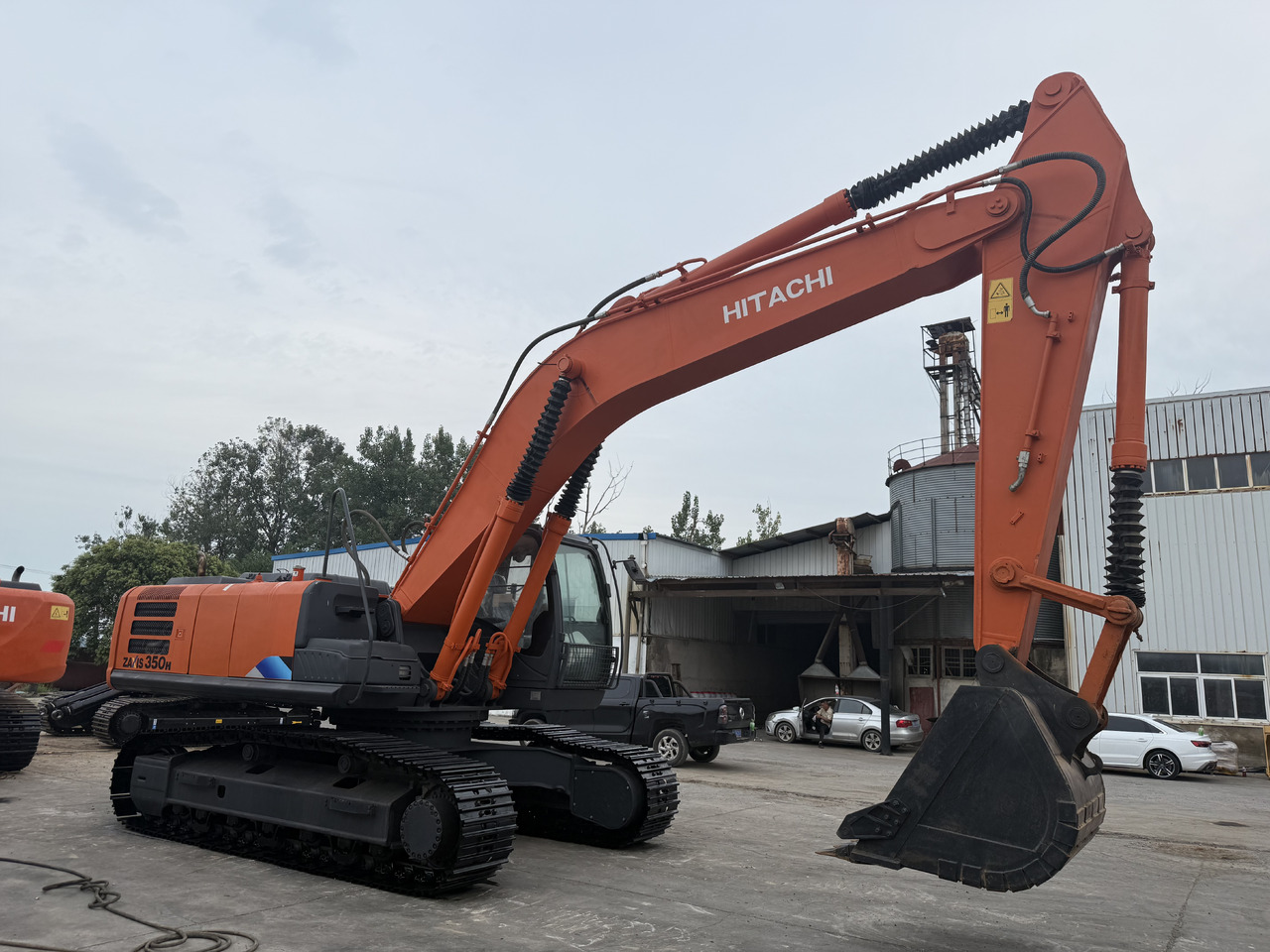 HITACHI 350-5g - Crawler excavator: picture 5 HITACHI 350-5g - Crawler excavator: picture 5