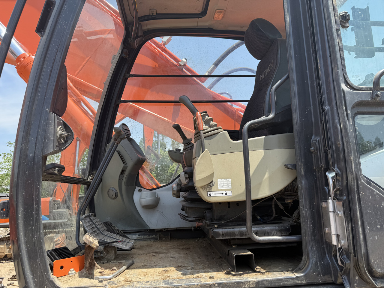 Crawler excavator HITACHI 350-5g: picture 17