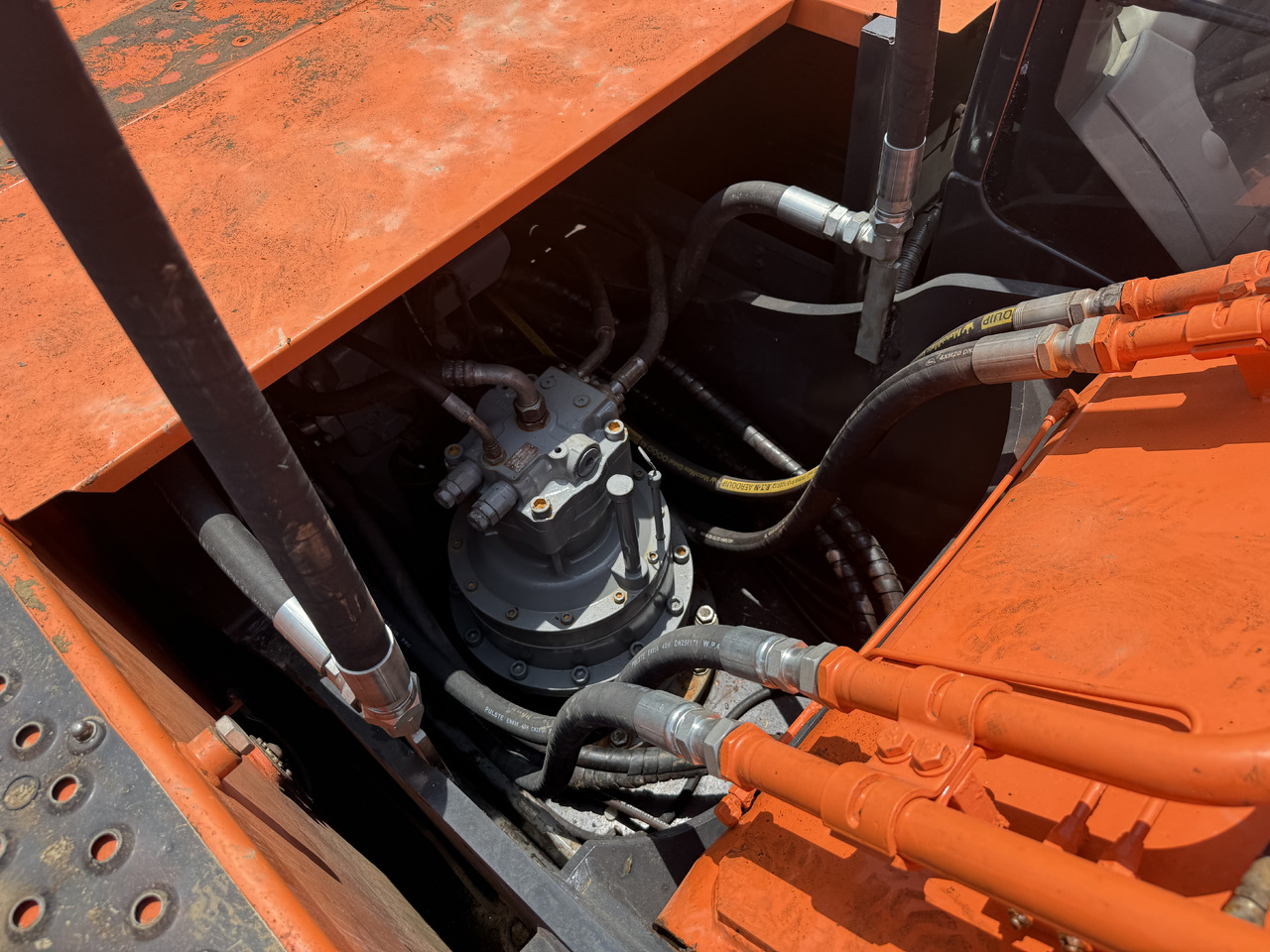 Crawler excavator HITACHI 350-5g: picture 22