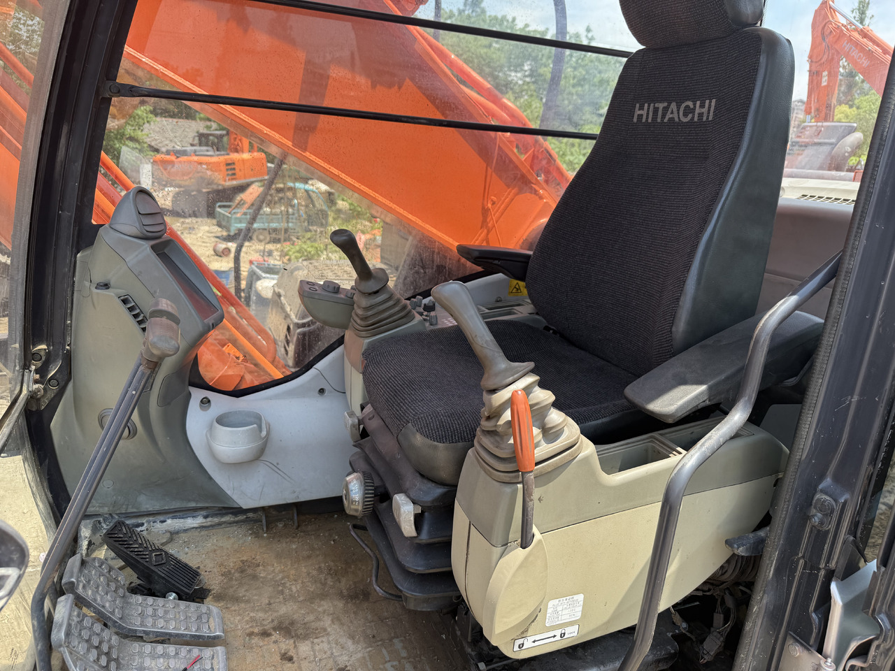 Crawler excavator HITACHI 350-5g: picture 18