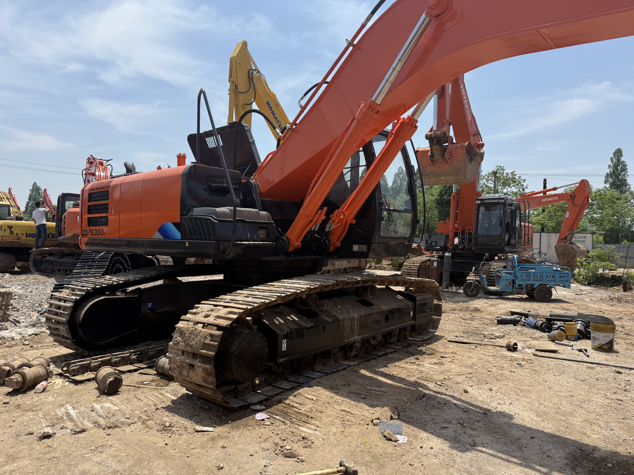 HITACHI Used 350-5g Excavator - Wheel excavator: picture 3 HITACHI Used 350-5g Excavator - Wheel excavator: picture 3