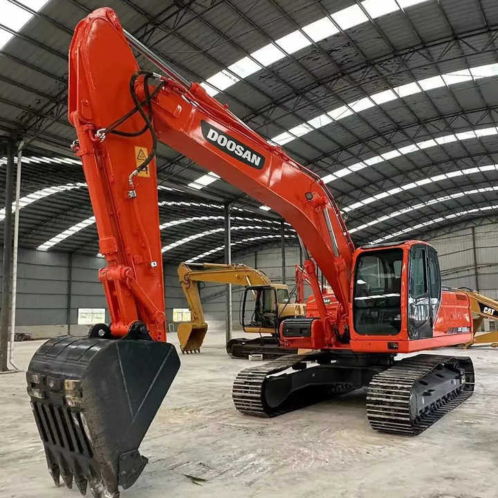 Used Excavator Doosan DX225LC Excavators Mini Equipment Earth Moving Machinery Doosan Digger Excavator for Sale - Crawler excavator: picture 4 Used Excavator Doosan DX225LC Excavators Mini Equipment Earth Moving Machinery Doosan Digger Excavator for Sale - Crawler excavator: picture 4