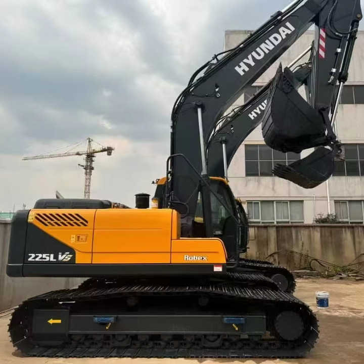 Used hyundai 225lvs Model Excavator Second Hand Machine Popular Brand Korea hyundai Hydraulic Machinery - Excavator: picture 1 Used hyundai 225lvs Model Excavator Second Hand Machine Popular Brand Korea hyundai Hydraulic Machinery - Excavator: picture 1