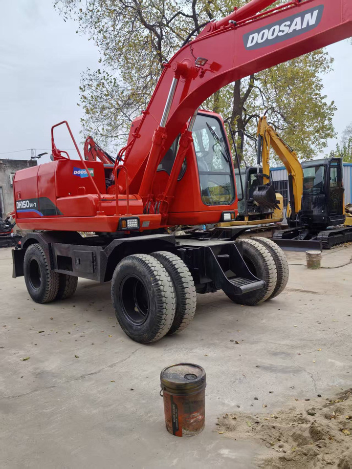 Doosan Used DH150W-7 wheeled excavator for sale at a low price. - Wheel excavator: picture 5 Doosan Used DH150W-7 wheeled excavator for sale at a low price. - Wheel excavator: picture 5