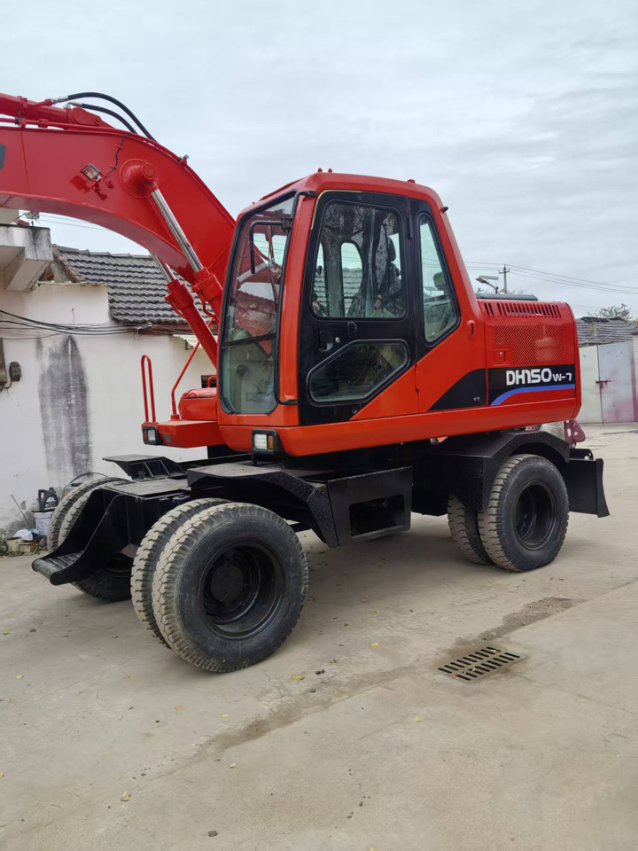 Doosan Used DH150W-7 wheeled excavator for sale at a low price. - Wheel excavator: picture 1 Doosan Used DH150W-7 wheeled excavator for sale at a low price. - Wheel excavator: picture 1
