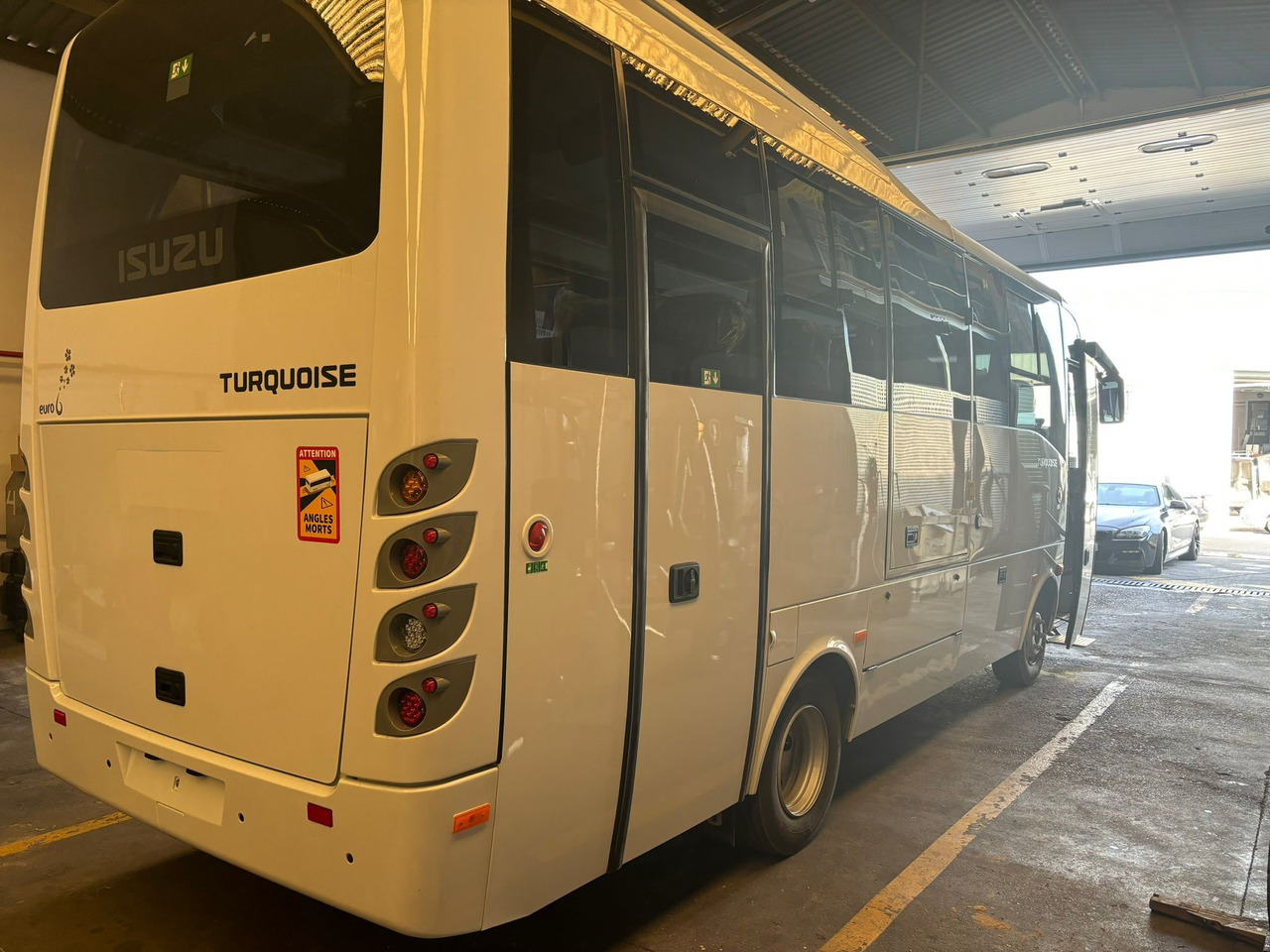 New Coach ISUZU TURQUOISE: picture 6