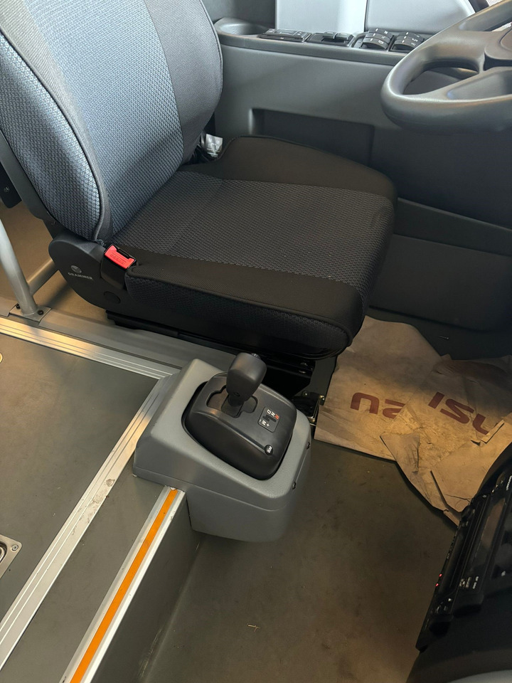 New Coach ISUZU TURQUOISE: picture 7
