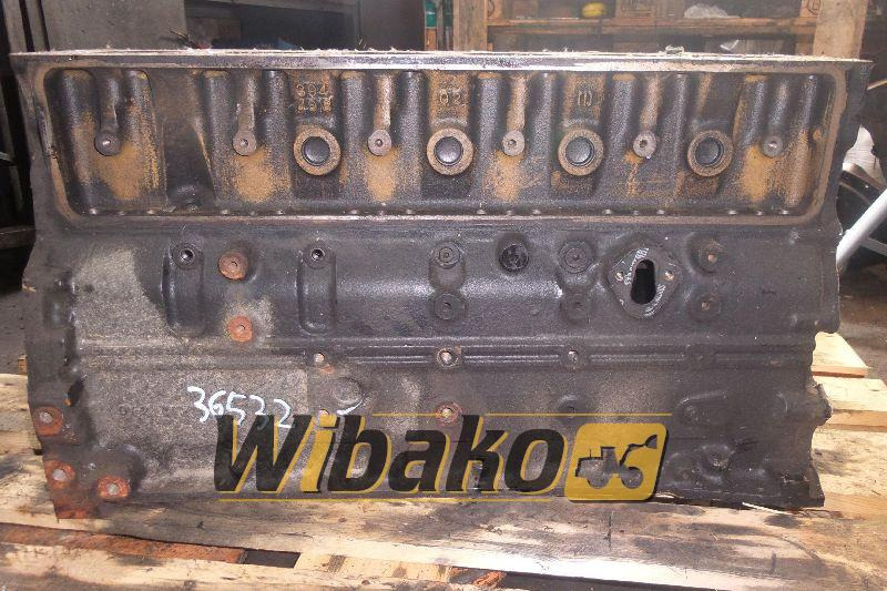 Crankcase Komatsu 81-04-021 - Crankcase for Construction machinery: picture 1 Crankcase Komatsu 81-04-021 - Crankcase for Construction machinery: picture 1