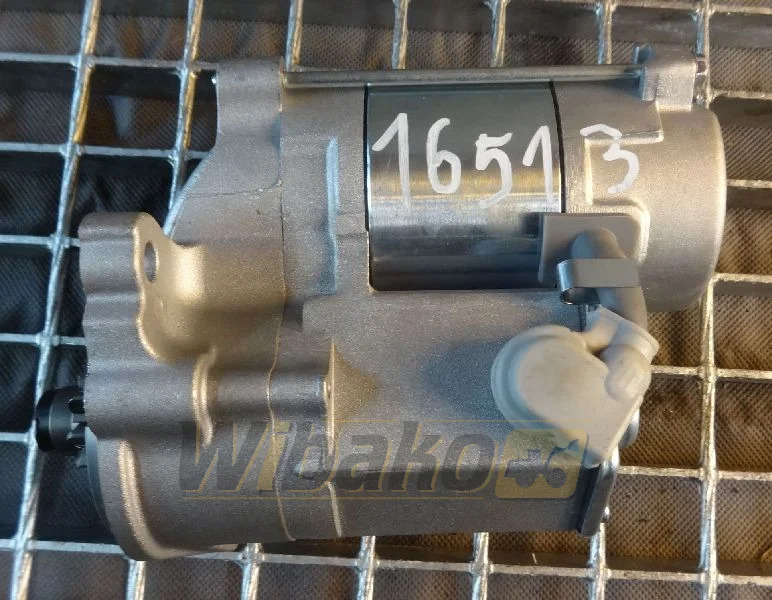 Kubota HEL571 2DE602 - Starter for Construction machinery: picture 1 Kubota HEL571 2DE602 - Starter for Construction machinery: picture 1