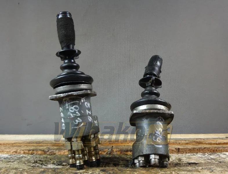 Rexroth 4TH6U52.13/5M - Hydraulic valve for Construction machinery: picture 1 Rexroth 4TH6U52.13/5M - Hydraulic valve for Construction machinery: picture 1