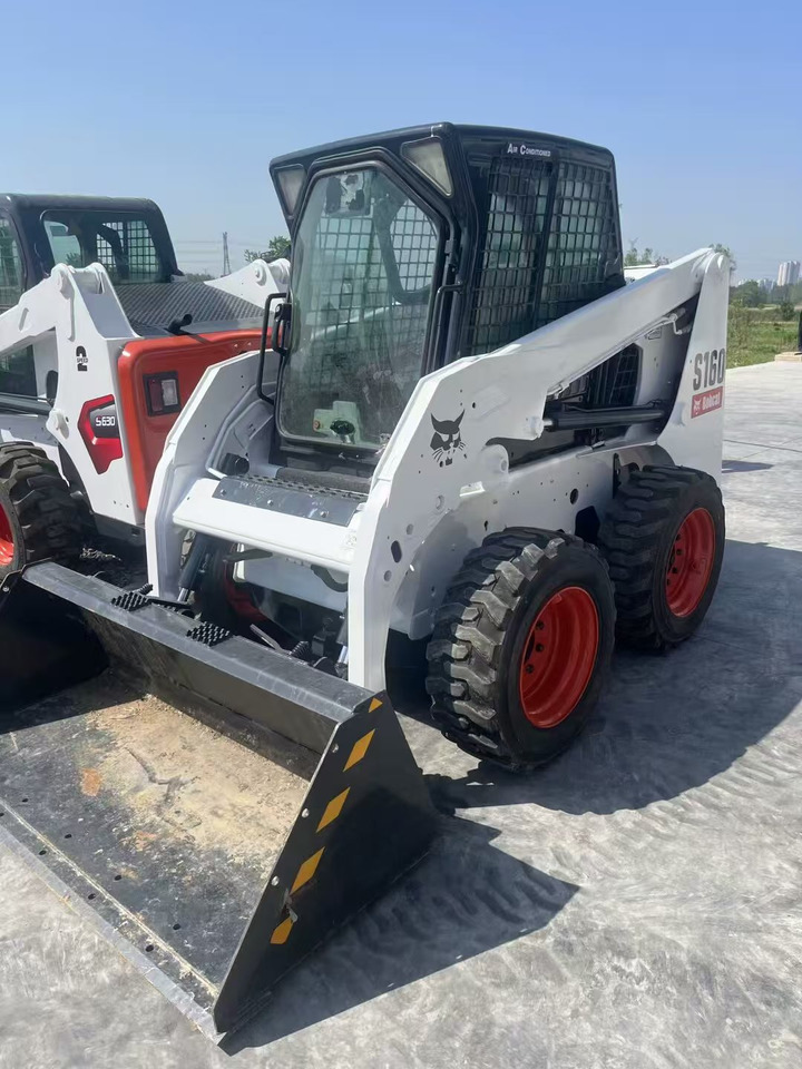 BOBCAT S160 - Skid steer loader: picture 2 BOBCAT S160 - Skid steer loader: picture 2