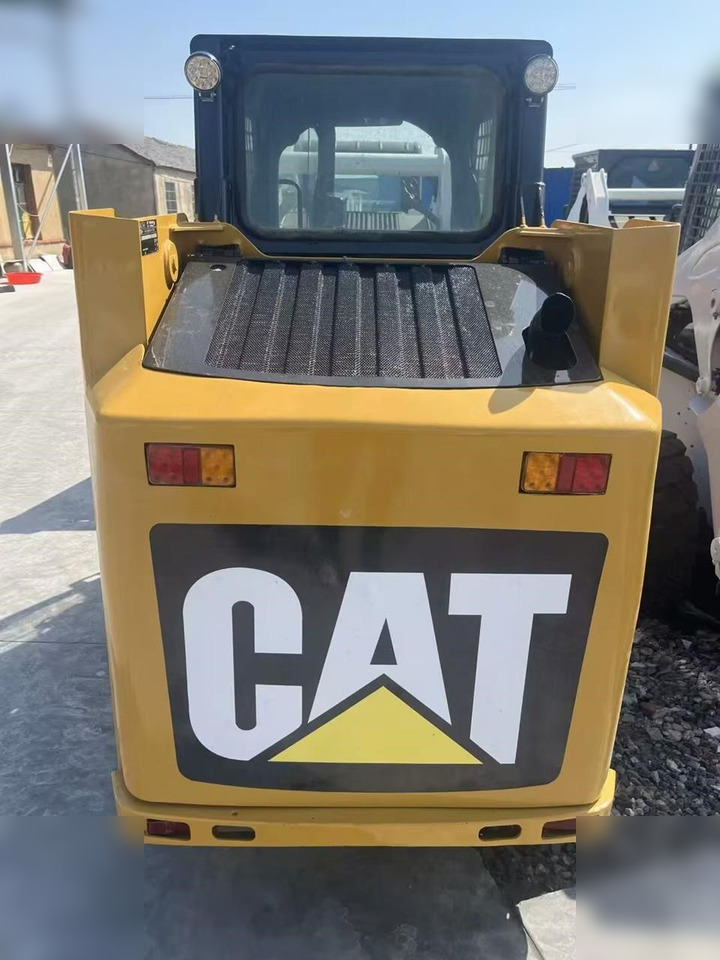 CATERPILLAR 226B3 - Skid steer loader: picture 5 CATERPILLAR 226B3 - Skid steer loader: picture 5