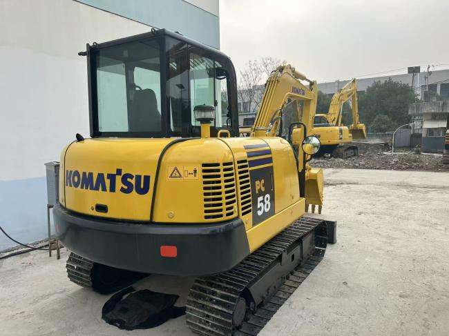 Crawler excavator KOMATSU PC56: picture 8