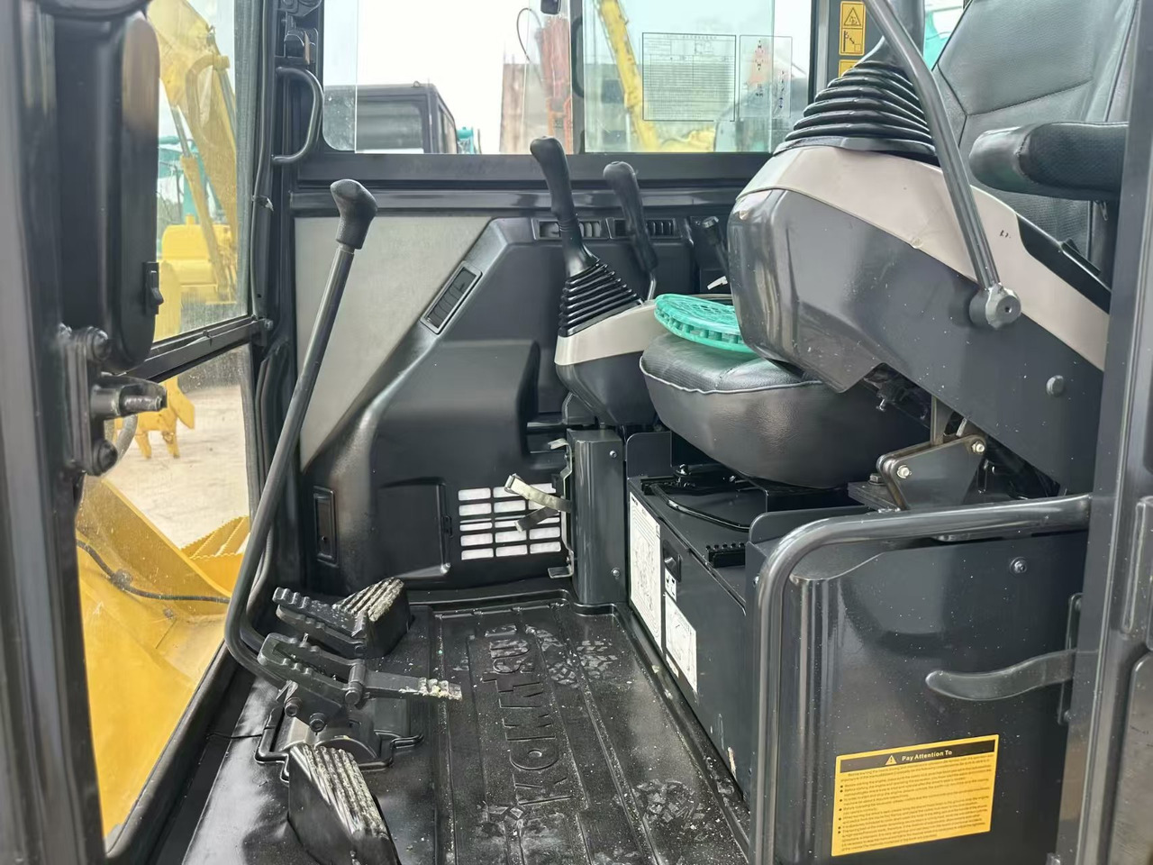 Crawler excavator KOMATSU PC56: picture 15