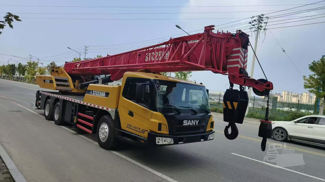 SANY STC250H - All terrain crane: picture 1 SANY STC250H - All terrain crane: picture 1