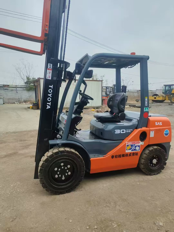 Toyata 3-ton - Diesel forklift: picture 3 Toyata 3-ton - Diesel forklift: picture 3