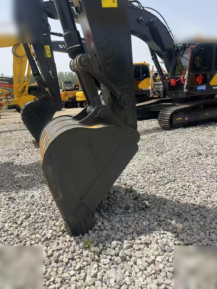 VOLVO EC240 - Crawler excavator: picture 3 VOLVO EC240 - Crawler excavator: picture 3