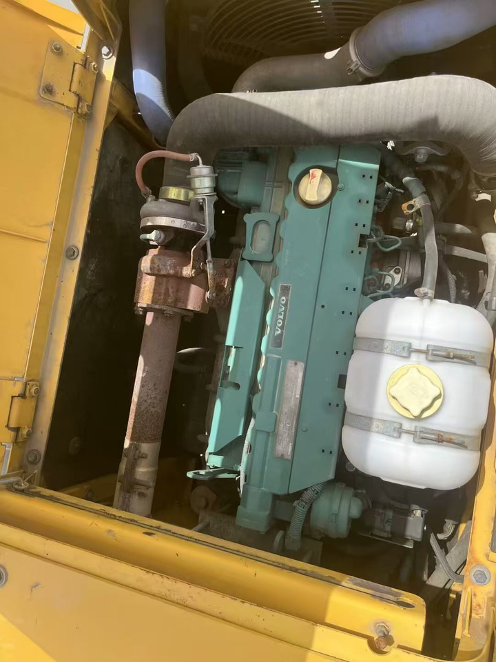 Volvo EC210 - Crawler excavator: picture 3 Volvo EC210 - Crawler excavator: picture 3