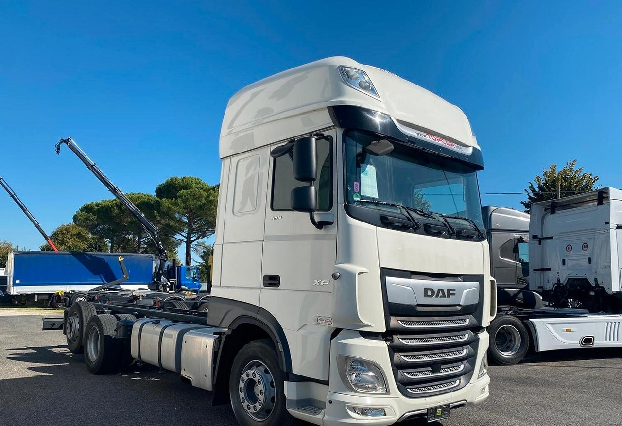 DAF XF 480 FT FULL PNEUMATIC 2019 - Cab chassis truck: picture 3 DAF XF 480 FT FULL PNEUMATIC 2019 - Cab chassis truck: picture 3