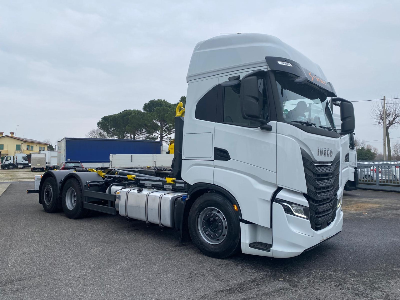 IVECO S-WAY AS260S48 - Hook lift truck: picture 5 IVECO S-WAY AS260S48 - Hook lift truck: picture 5
