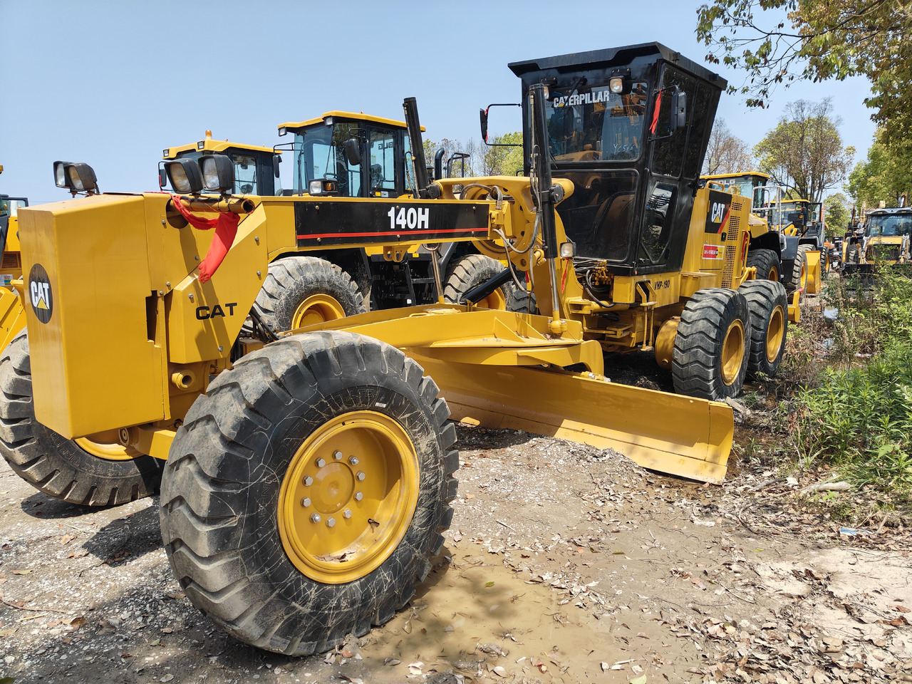 CATERPILLAR 140H construction machine good price in stock - Grader: picture 3 CATERPILLAR 140H construction machine good price in stock - Grader: picture 3