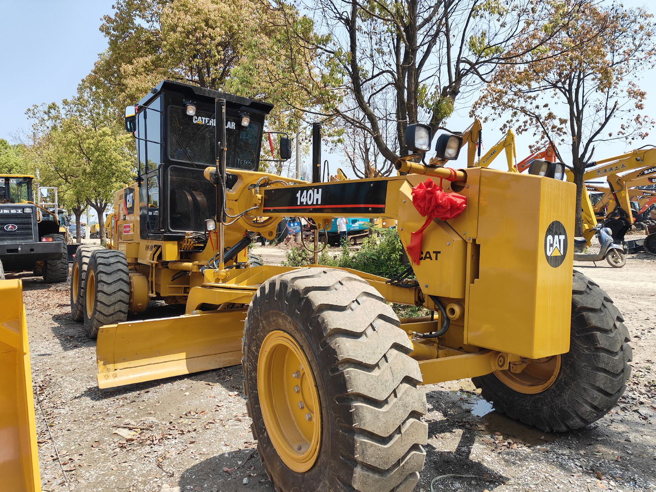CATERPILLAR 140H construction machine good price in stock - Grader: picture 2 CATERPILLAR 140H construction machine good price in stock - Grader: picture 2