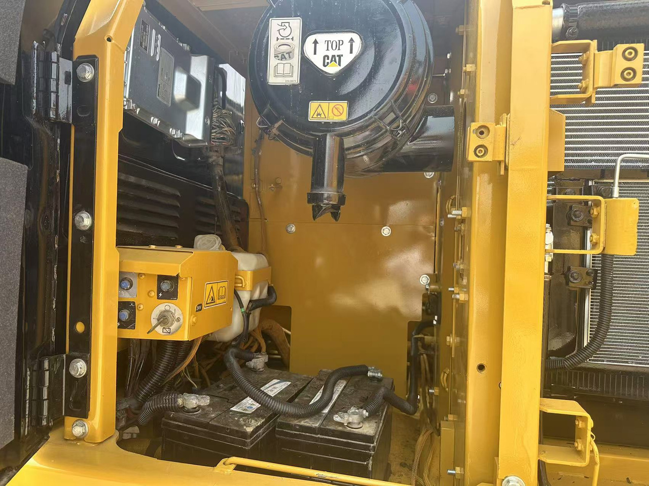 CATERPILLAR Used Digger CAT 323DL Construction Machinery Construction Digger Used CAT 323DL Cheap Excavator - Crawler excavator: picture 4 CATERPILLAR Used Digger CAT 323DL Construction Machinery Construction Digger Used CAT 323DL Cheap Excavator - Crawler excavator: picture 4