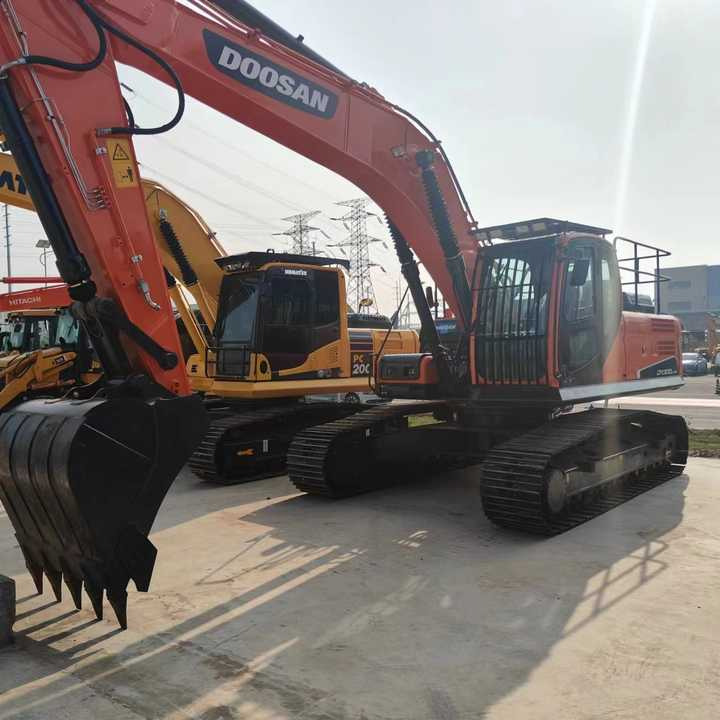 Korea Made Doosan Digger Dx300lc Doosan Used Machinery Excavator , Doosan Dx220 Dx300 Dx200 - Crawler excavator: picture 2 Korea Made Doosan Digger Dx300lc Doosan Used Machinery Excavator , Doosan Dx220 Dx300 Dx200 - Crawler excavator: picture 2