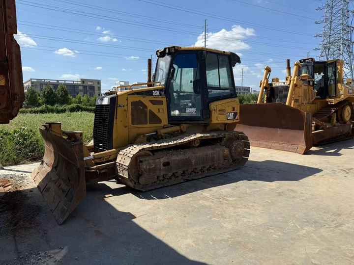 Original Caterpillar D5k Bulldozer New Arrival Used Cat D5 D6 D7 Bulldozer on Hot Sale - Bulldozer: picture 5 Original Caterpillar D5k Bulldozer New Arrival Used Cat D5 D6 D7 Bulldozer on Hot Sale - Bulldozer: picture 5