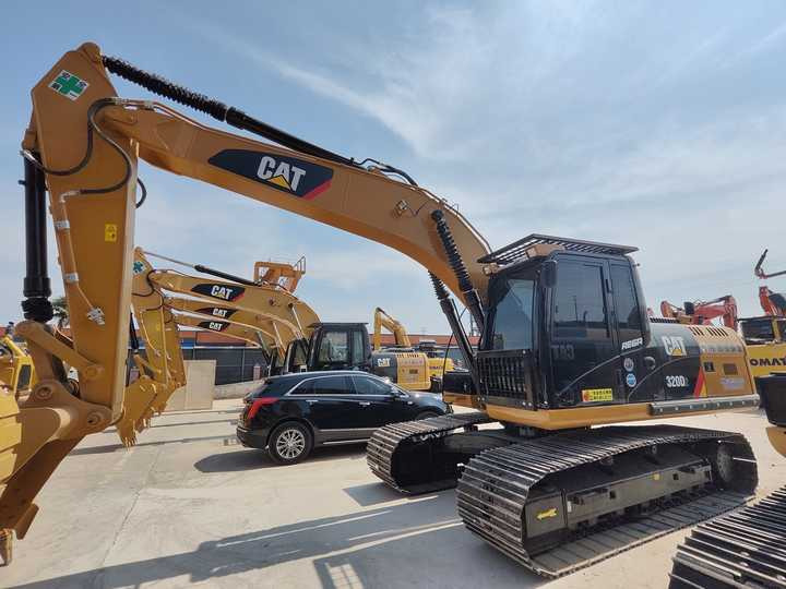 USED CAT 320 Excavator with Wide Track Shoe for Sale - Crawler excavator: picture 3 USED CAT 320 Excavator with Wide Track Shoe for Sale - Crawler excavator: picture 3