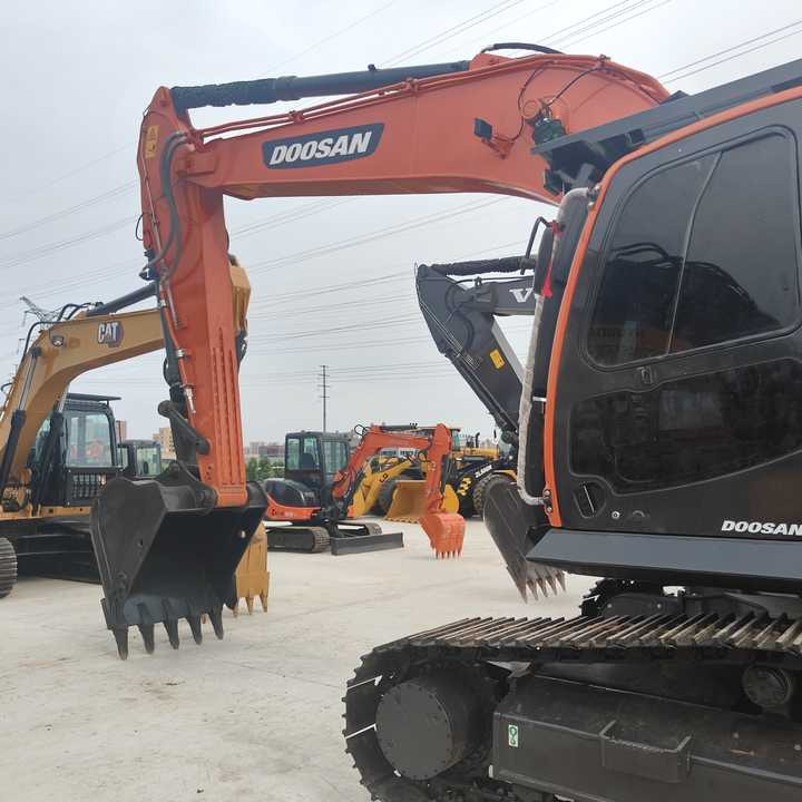 Used Digger DOOSAN DX300 Construction Machinery Construction Digger Used DOOSAN DX300 Cheap Excavator [ Copy ] leasing Used Digger DOOSAN DX300 Construction Machinery Construction Digger Used DOOSAN DX300 Cheap Excavator [ Copy ]: picture 6