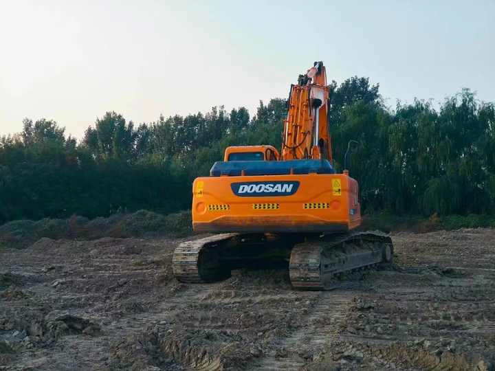 Used Doosan Dx300 2014 Model Excavator Second Hand Machine Popular Brand Korean Doosan Hydraulic Machinery - Crawler excavator: picture 3 Used Doosan Dx300 2014 Model Excavator Second Hand Machine Popular Brand Korean Doosan Hydraulic Machinery - Crawler excavator: picture 3