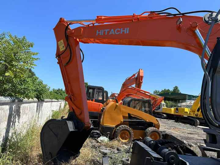 Used Wheel Excavator Hitachi ZX 130W Made in Japan 13ton Hitachi Zx130w Wheel Excavator Price Used Hitachi Zx130 Excavator SALE - Wheel excavator: picture 3 Used Wheel Excavator Hitachi ZX 130W Made in Japan 13ton Hitachi Zx130w Wheel Excavator Price Used Hitachi Zx130 Excavator SALE - Wheel excavator: picture 3