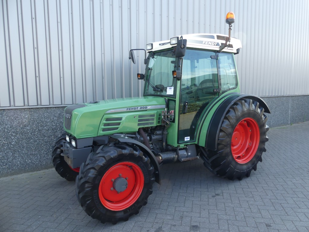 Fendt 209P - Compact tractor: picture 1 Fendt 209P - Compact tractor: picture 1