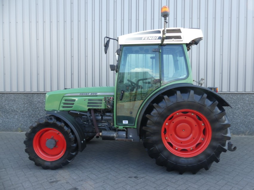 Fendt 209P - Compact tractor: picture 2 Fendt 209P - Compact tractor: picture 2