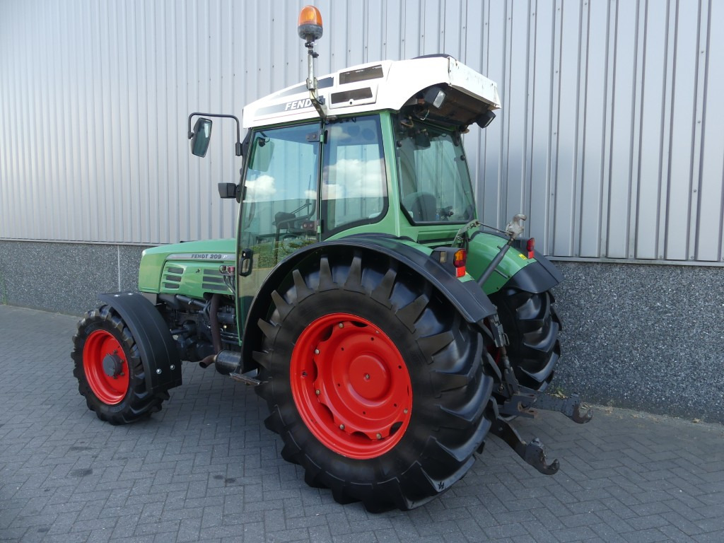 Fendt 209P - Compact tractor: picture 3 Fendt 209P - Compact tractor: picture 3