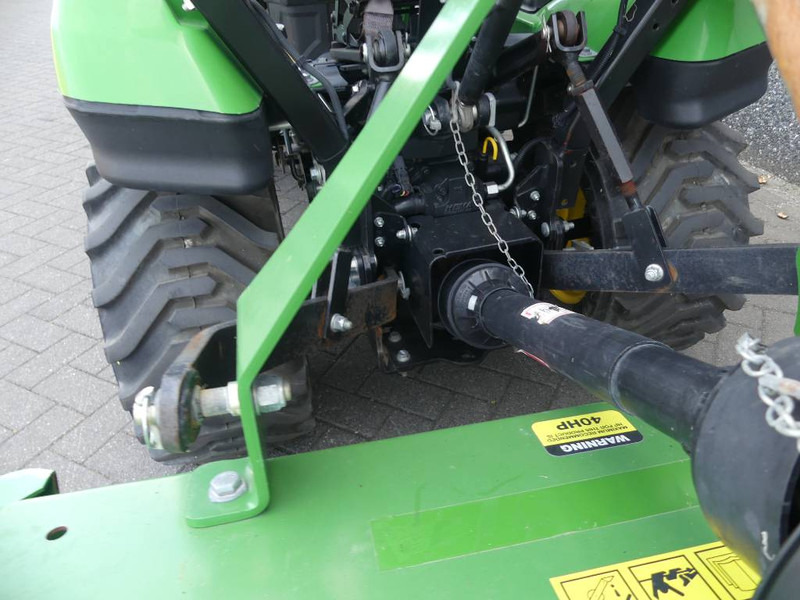 Farm tractor John Deere 1025 R: picture 10