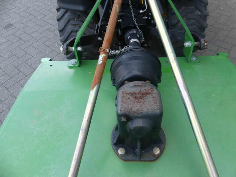 Farm tractor John Deere 1025 R: picture 8